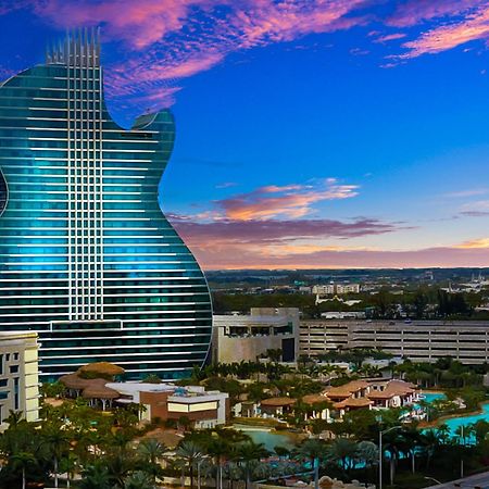 Young Circle & Hollywood Blvd Posh Studio Suite Esterno foto