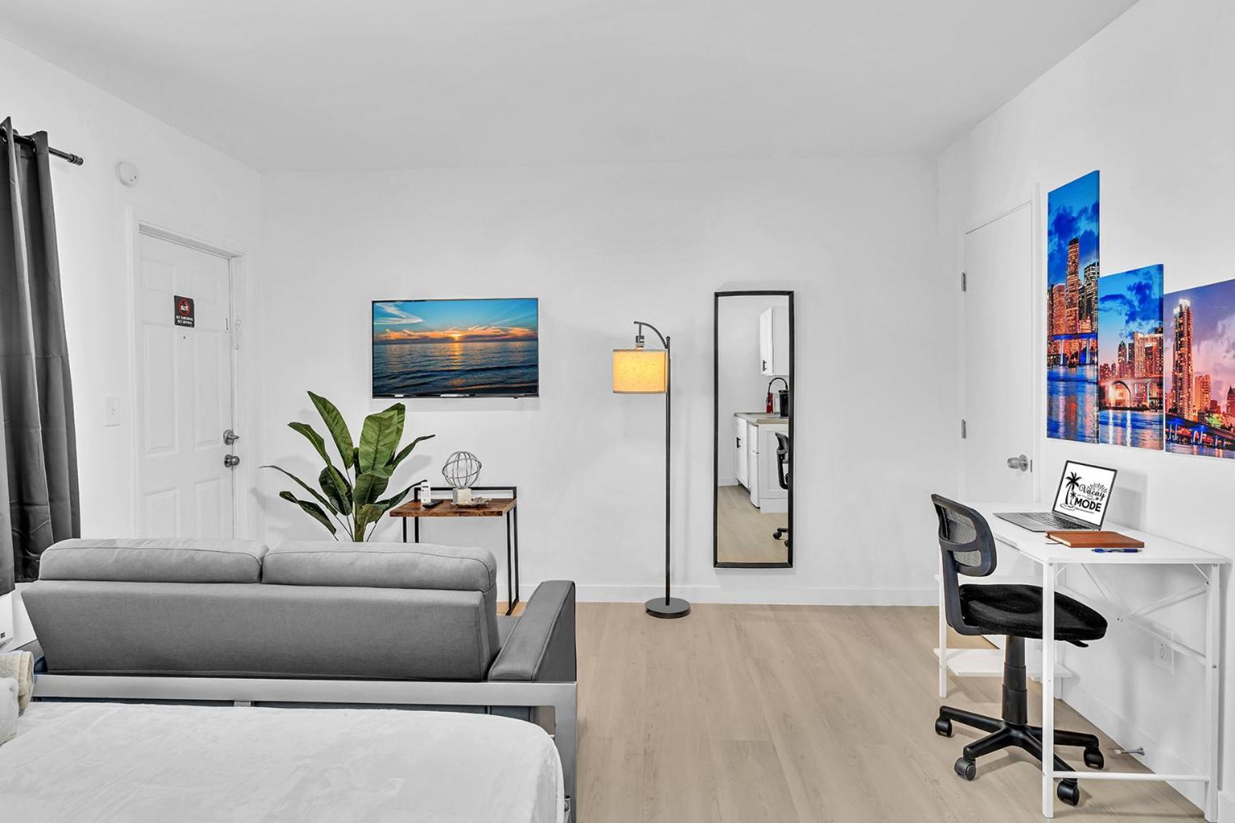 Young Circle & Hollywood Blvd Posh Studio Suite Esterno foto