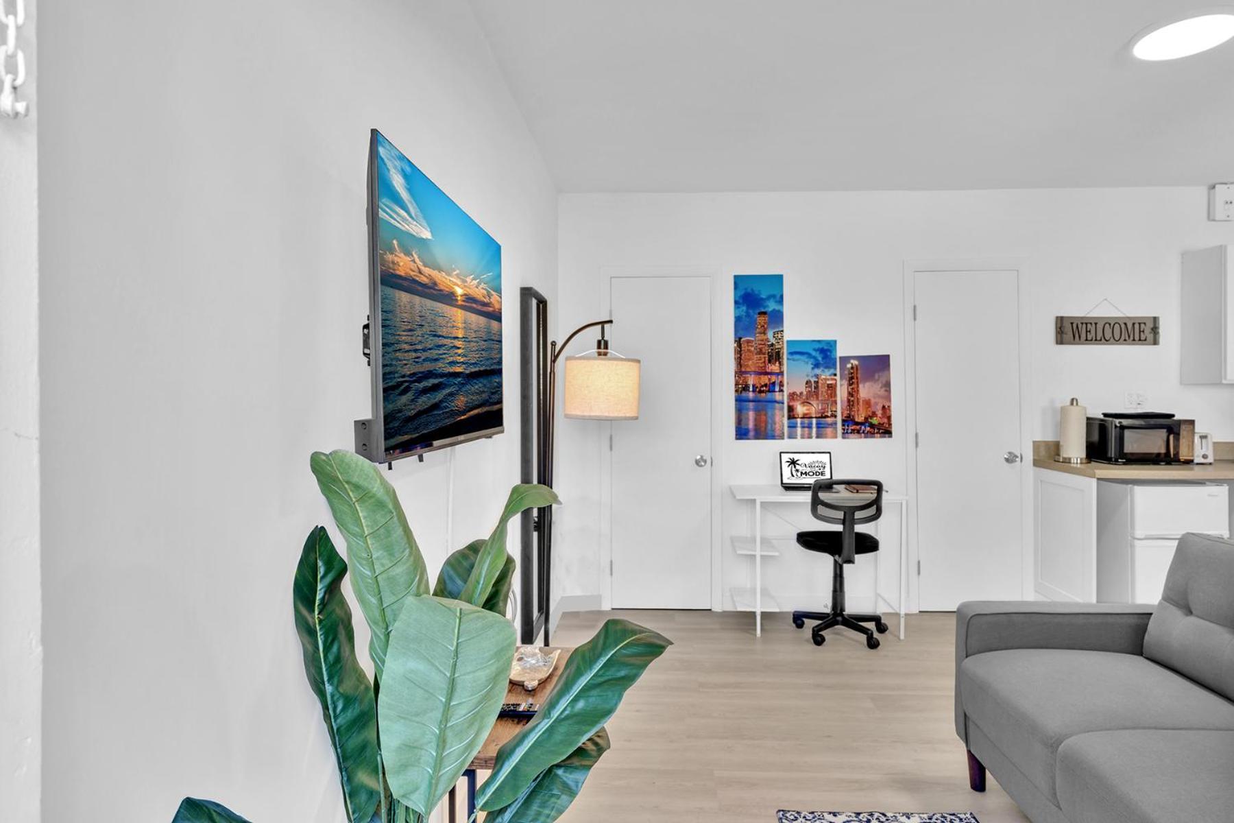 Young Circle & Hollywood Blvd Posh Studio Suite Esterno foto