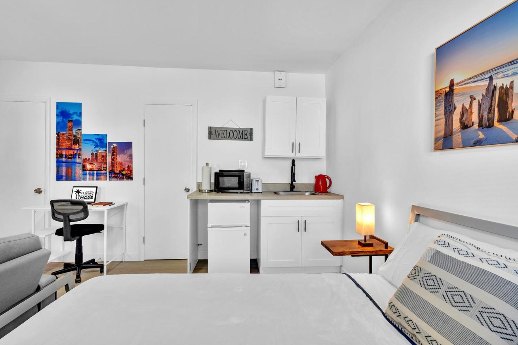 Young Circle & Hollywood Blvd Posh Studio Suite Esterno foto