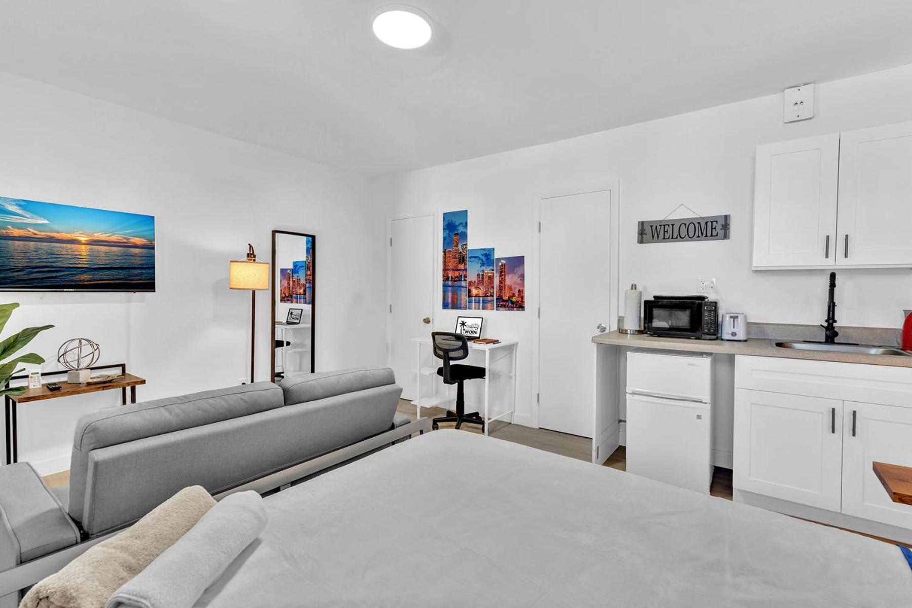 Young Circle & Hollywood Blvd Posh Studio Suite Esterno foto