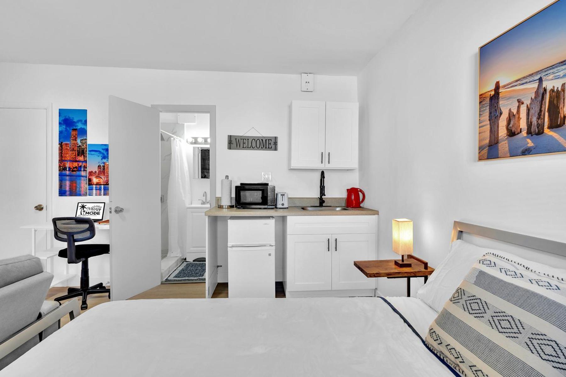 Young Circle & Hollywood Blvd Posh Studio Suite Esterno foto