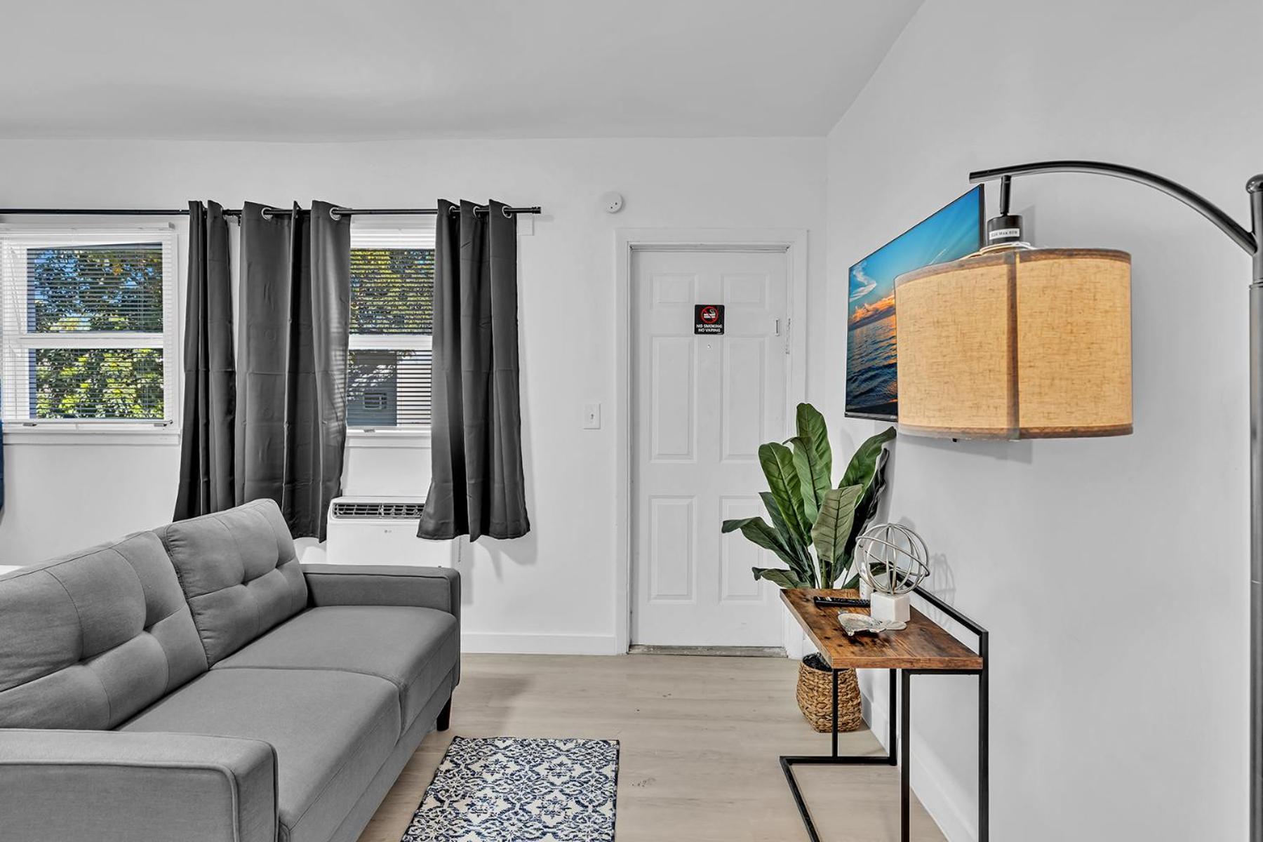 Young Circle & Hollywood Blvd Posh Studio Suite Esterno foto