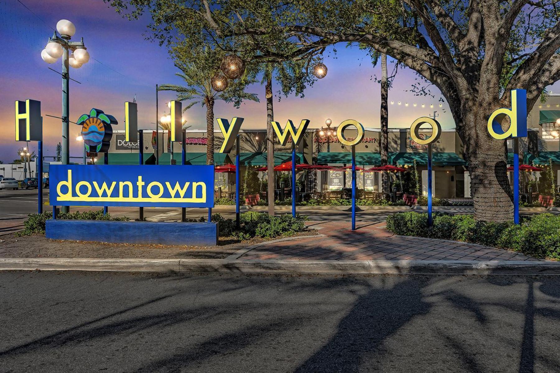 Young Circle & Hollywood Blvd Posh Studio Suite Esterno foto